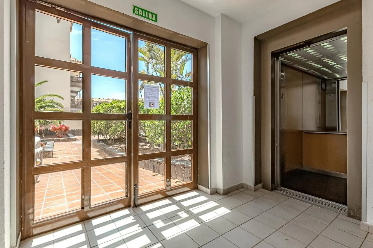 Atlantis 2 Apartment In Front Of The Ocean, Espectacular View, Pool And Wifi Costa Del Silencio