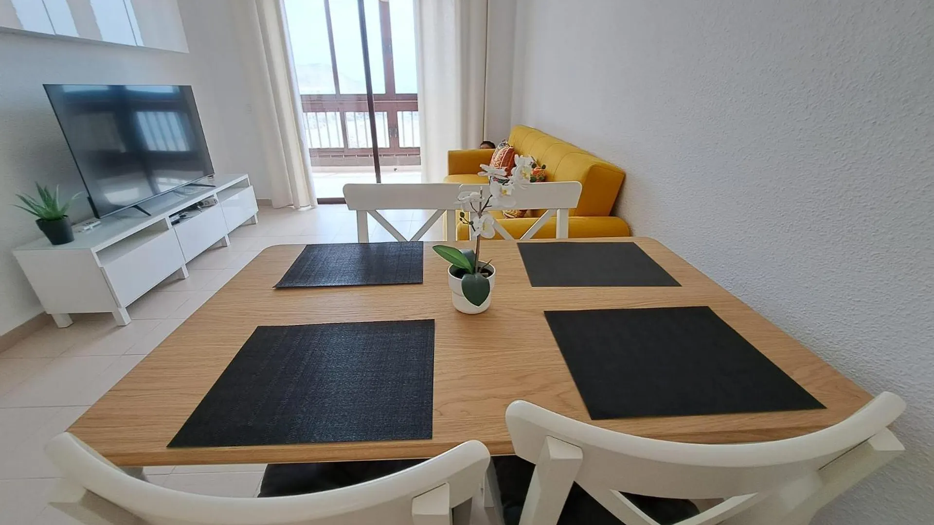 Atlantis 2 Apartment In Front Of The Ocean, Espectacular View, Pool And Wifi Costa Del Silencio