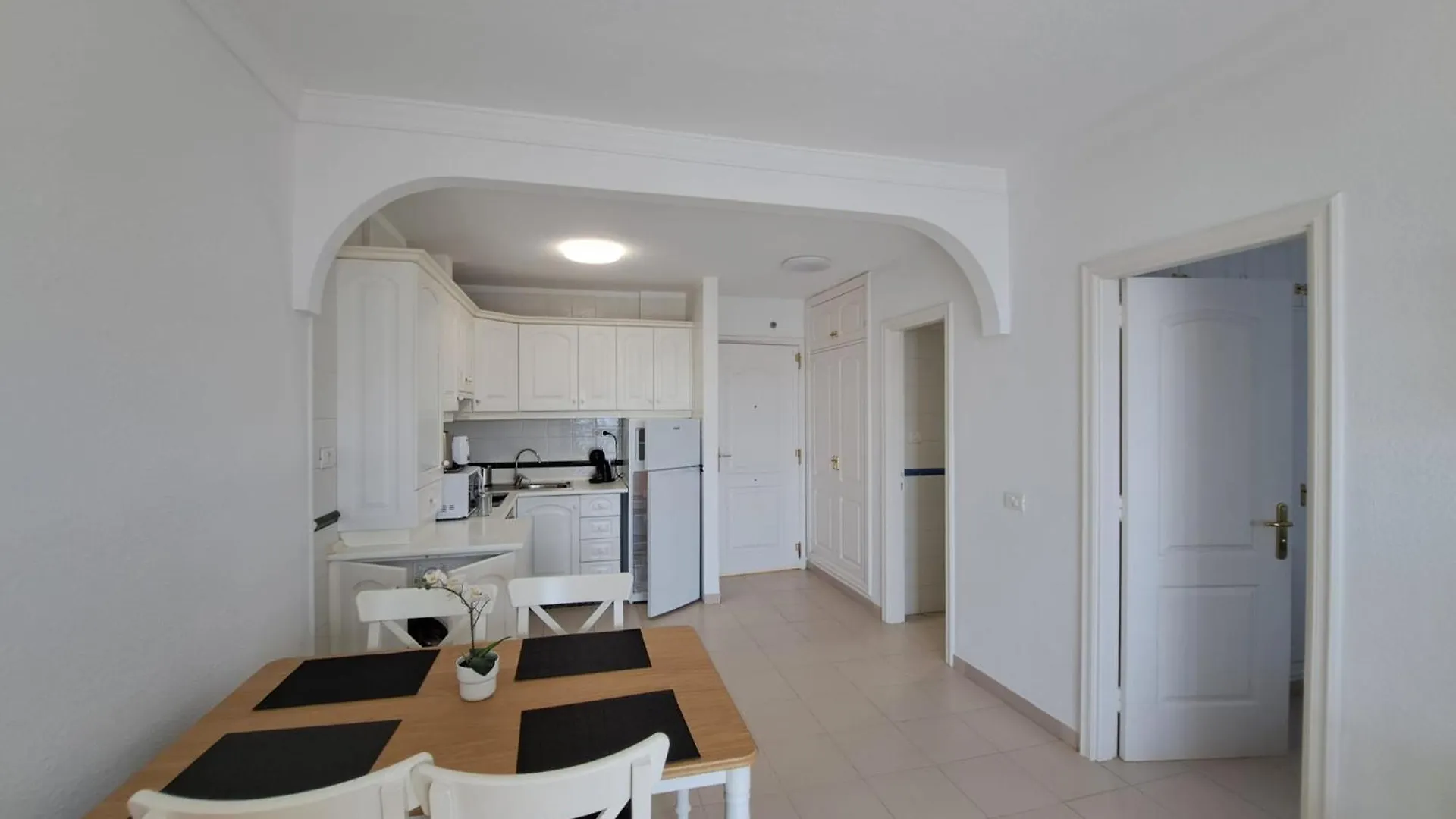 Atlantis 2 Apartment In Front Of The Ocean, Espectacular View, Pool And Wifi Costa Del Silencio