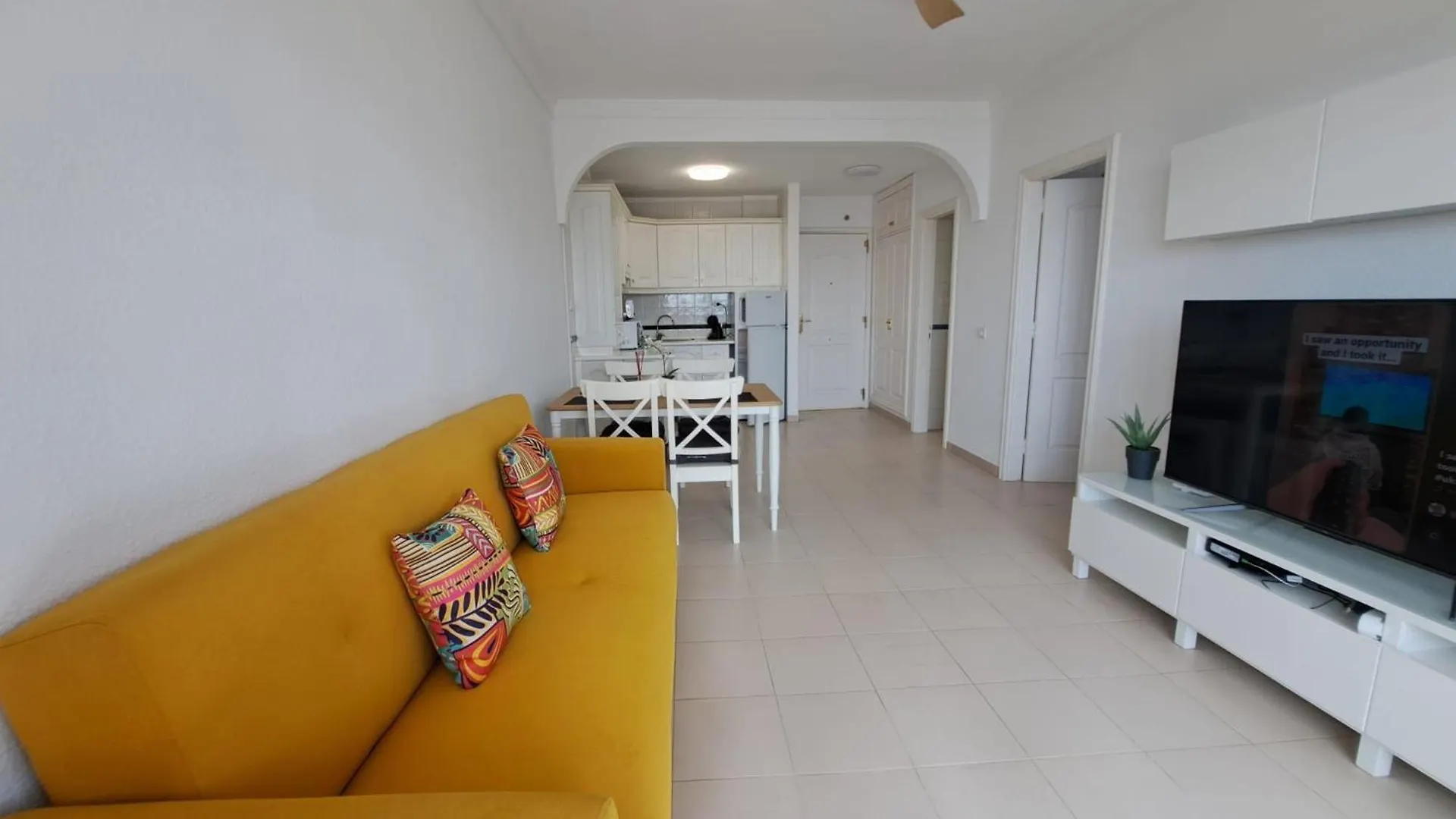 Atlantis 2 Apartment In Front Of The Ocean, Espectacular View, Pool And Wifi Costa Del Silencio Spain