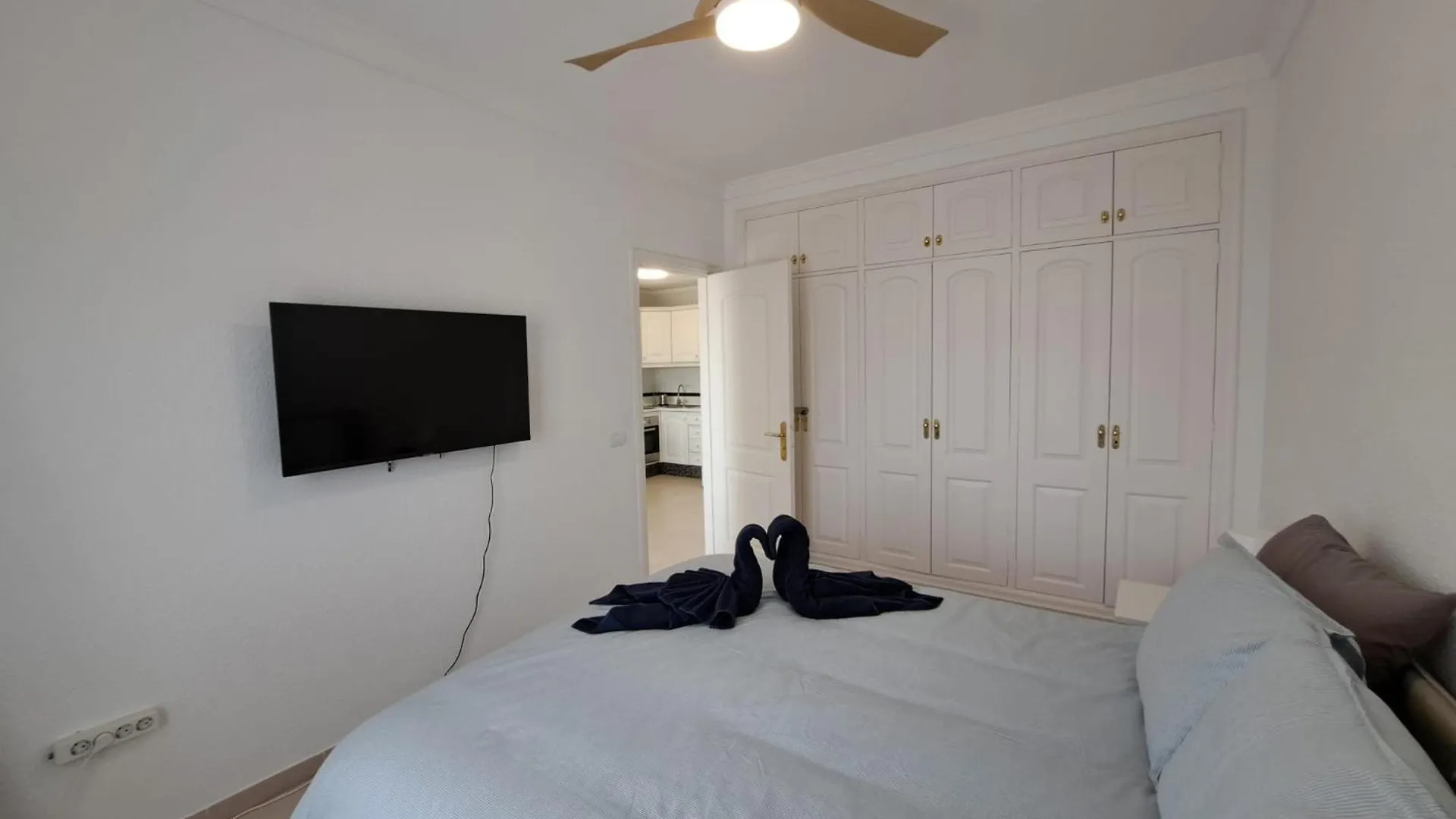 Atlantis 2 Apartment In Front Of The Ocean, Espectacular View, Pool And Wifi Costa Del Silencio Spain