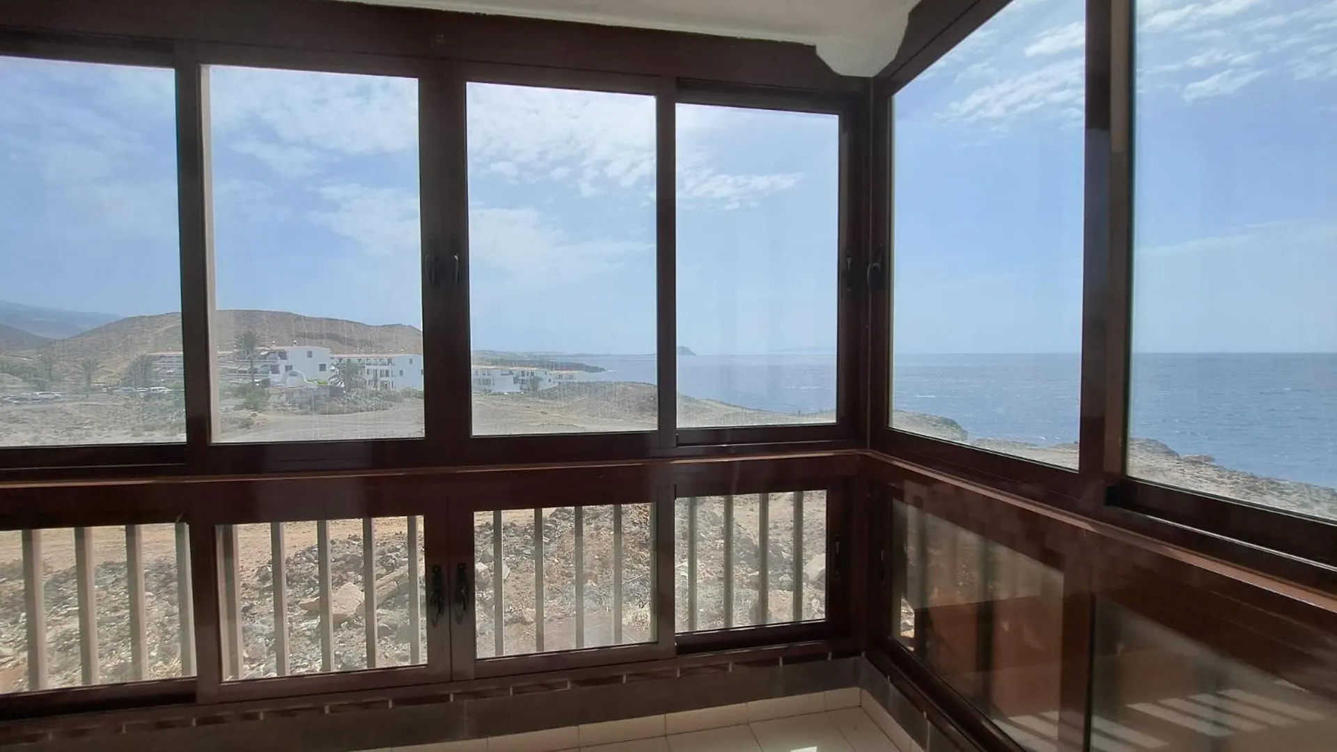Atlantis 2 Apartment In Front Of The Ocean, Espectacular View, Pool And Wifi Costa Del Silencio